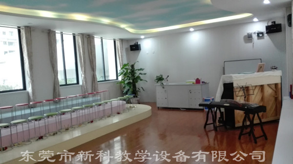 <a href='http://www.1860com.cn/chanpin/58-1.html' target='1' style='font-size:18px; font-weight:bold; color:#000000;'>音樂功能室</a>