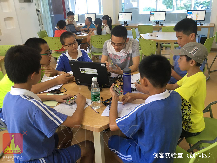 <a href='http://www.1860com.cn' target='1' style='font-size:14px; font-weight:bold; color:#0080ff;'>創客實驗室</a>