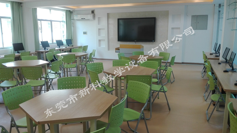 <a href='http://www.1860com.cn' target='1' style='font-size:14px; font-weight:bold; color:#0080ff;'>創客實驗室</a>