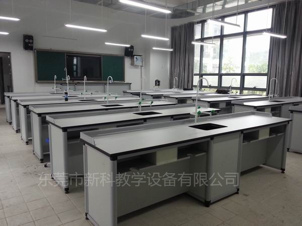 <a href='http://www.1860com.cn/chanpin/53-1.html' target='1' style='font-size:18px; font-weight:bold; color:#000000;'>科學(xué)實(shí)驗(yàn)室</a>設(shè)備