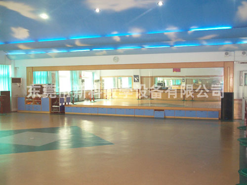 <a href='http://www.1860com.cn/chanpin/59-1.html' target='1' style='font-size:18px; font-weight:bold; color:#000000;'>舞蹈室</a>2