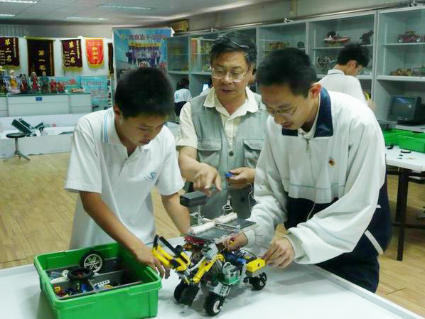<a href='http://www.1860com.cn/chanpin/60-1.html' target='1' style='font-size:18px; font-weight:bold; color:#000000;'>機器人功能室</a>5